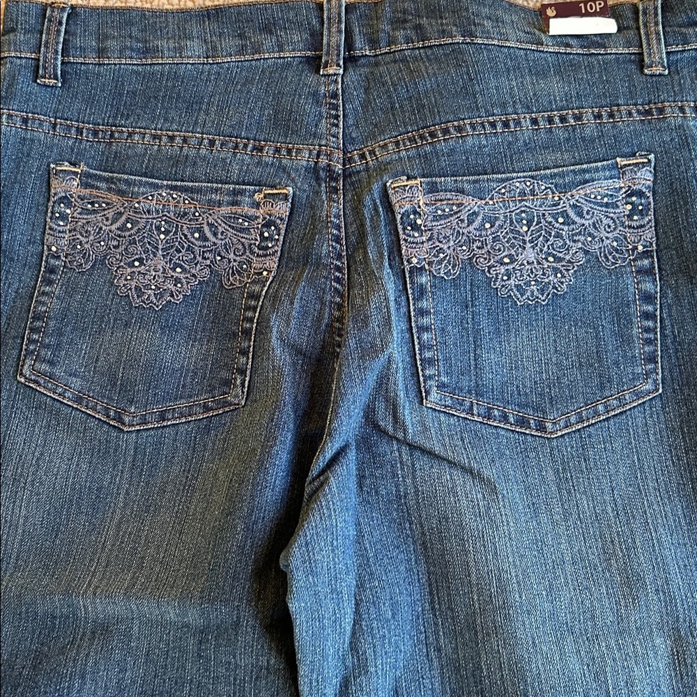 New Gloria Vanderbilt women’s Relaxed Blue Capri Jeans - Picture 3 of 5
